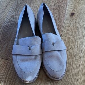 Toms Suede Loafers in Light Beige